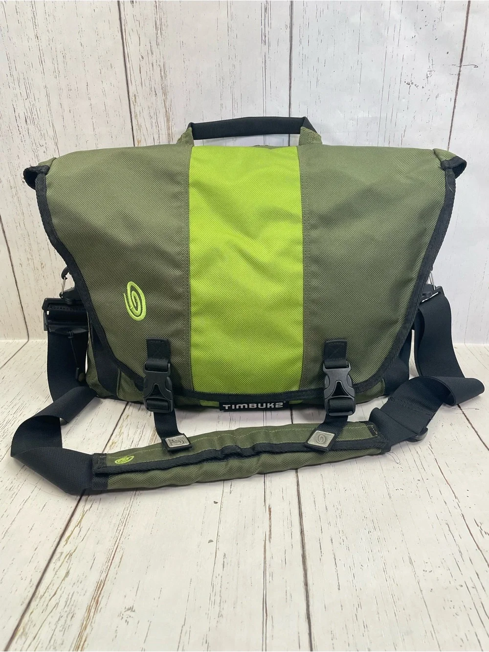 Timbuk2 Classic Messenger Bag Luggage Collection with Trolley Sleeve *Medium